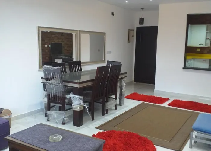 Cozy Apartment In El Rehab